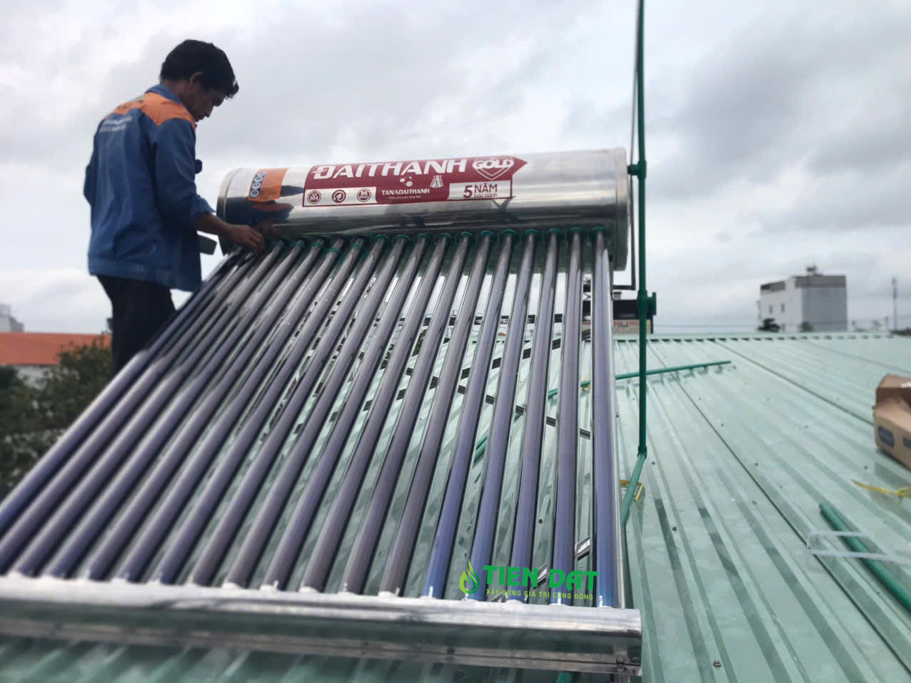 NPP Tiến Đạt – Địa chỉ bảo trì máy nước nóng NLMT đáng tin cậy tại Bình Thạnh NPP Tiến Đạt – Địa chỉ bảo trì máy nước nóng NLMT đáng tin cậy tại Bình Thạnh