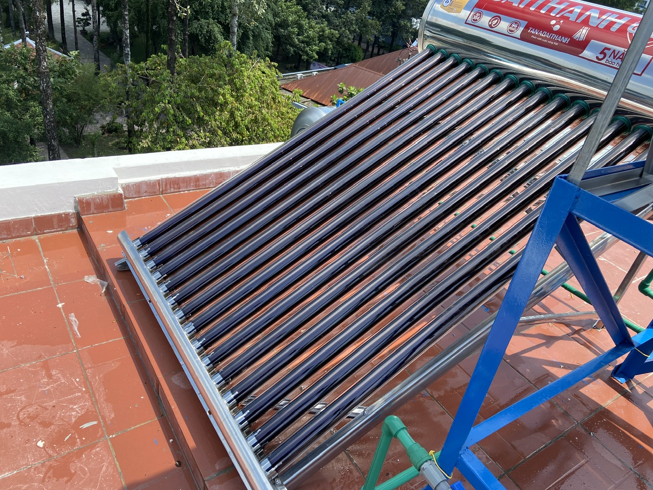 Bồn nước nóng năng lượng mặt trời Bồn nước nóng năng lượng mặt trời