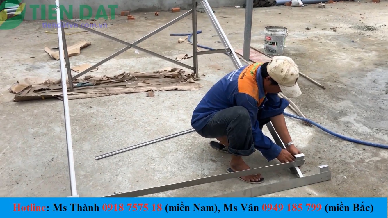 Lắp đặt giá đỡ chân máy nước nóng năng lượng mặt trời Platinum Lắp đặt giá đỡ chân máy nước nóng năng lượng mặt trời Platinum