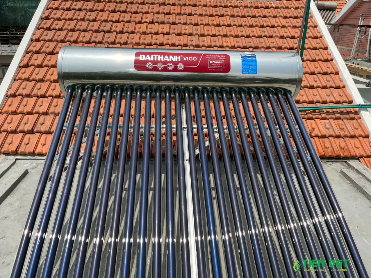 Máy nước nóng năng lượng mặt trời Đại Thành Vigo 215L F58 Máy nước nóng năng lượng mặt trời Đại Thành Vigo 215L F58