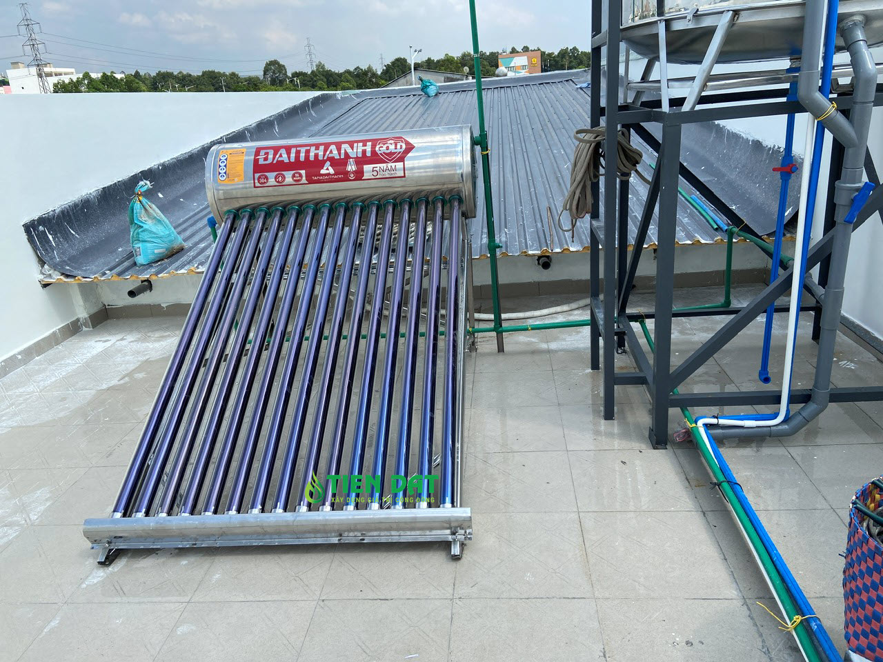 máy nước nóng năng lượng mặt trời loại nhỏ máy nước nóng năng lượng mặt trời loại nhỏ