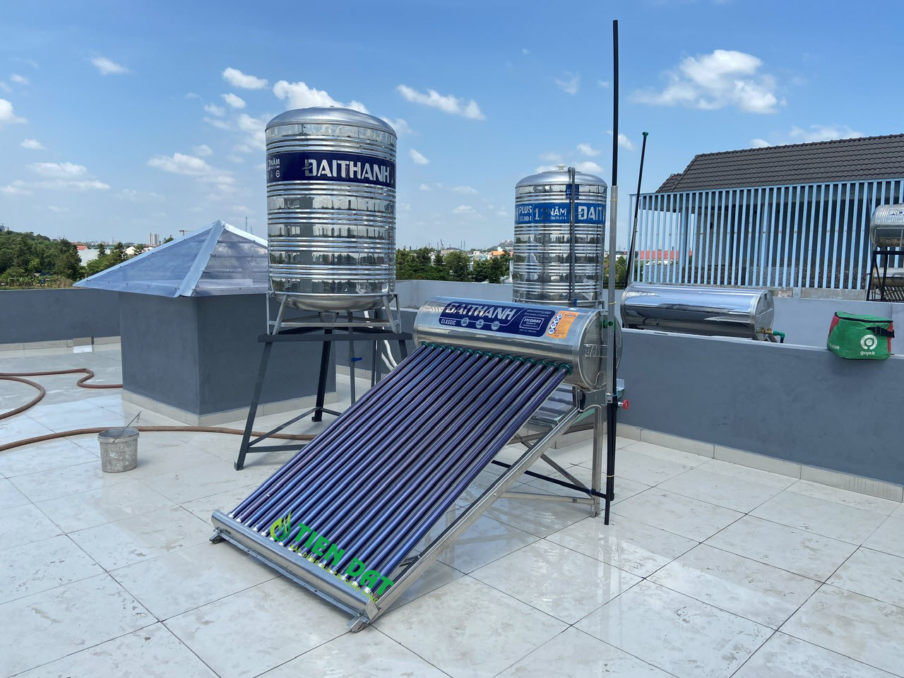 Nên mua máy nước nóng năng lượng mặt trời nào cho nhà phố Thạnh Mỹ Tây? Nên mua máy nước nóng năng lượng mặt trời nào cho nhà phố Thạnh Mỹ Tây?