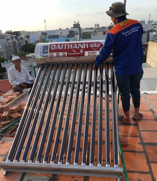 vệ sinh máy nước nóng năng lượng mặt trời vệ sinh máy nước nóng năng lượng mặt trời