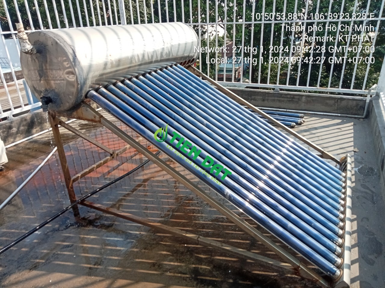 Vệ sinh máy nước nóng năng lượng mặt trời Vệ sinh máy nước nóng năng lượng mặt trời