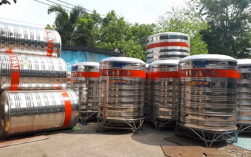 Lợi ích kinh tế khi sử dụng bồn inox đứng cho các doanh nghiệp
