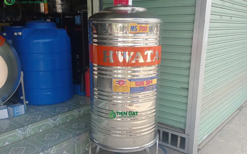 Công trình thực tế giao bồn nước inox Hwata 700L đứng tại Long An - Đáp ứng tốt nhu cầu trữ nước cho gia đình