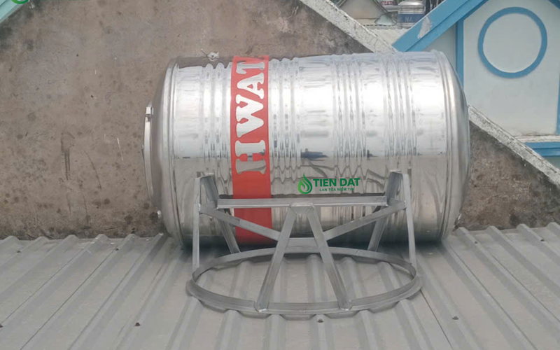 Công trình thực tế giao và kéo bồn nước inox Hwata 1000L Đứng tại Tây Ninh