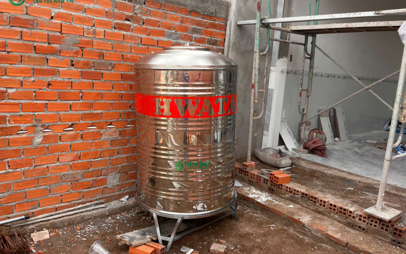Công trình thực tế giao bồn nước inox Hwata 1000L đứng chính hãng tại Tân Bình