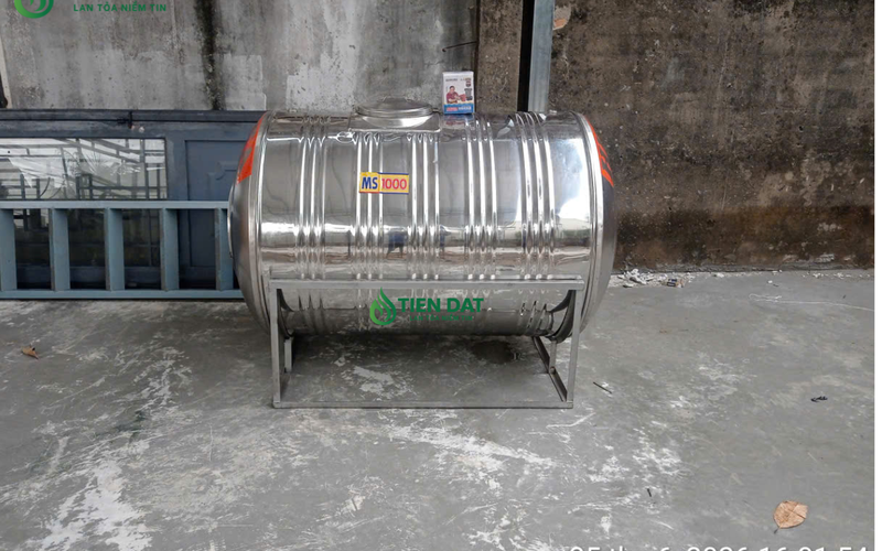 Công trình thực tế giao bồn nước inox Hwata 1000L ngang tại Hóc Môn