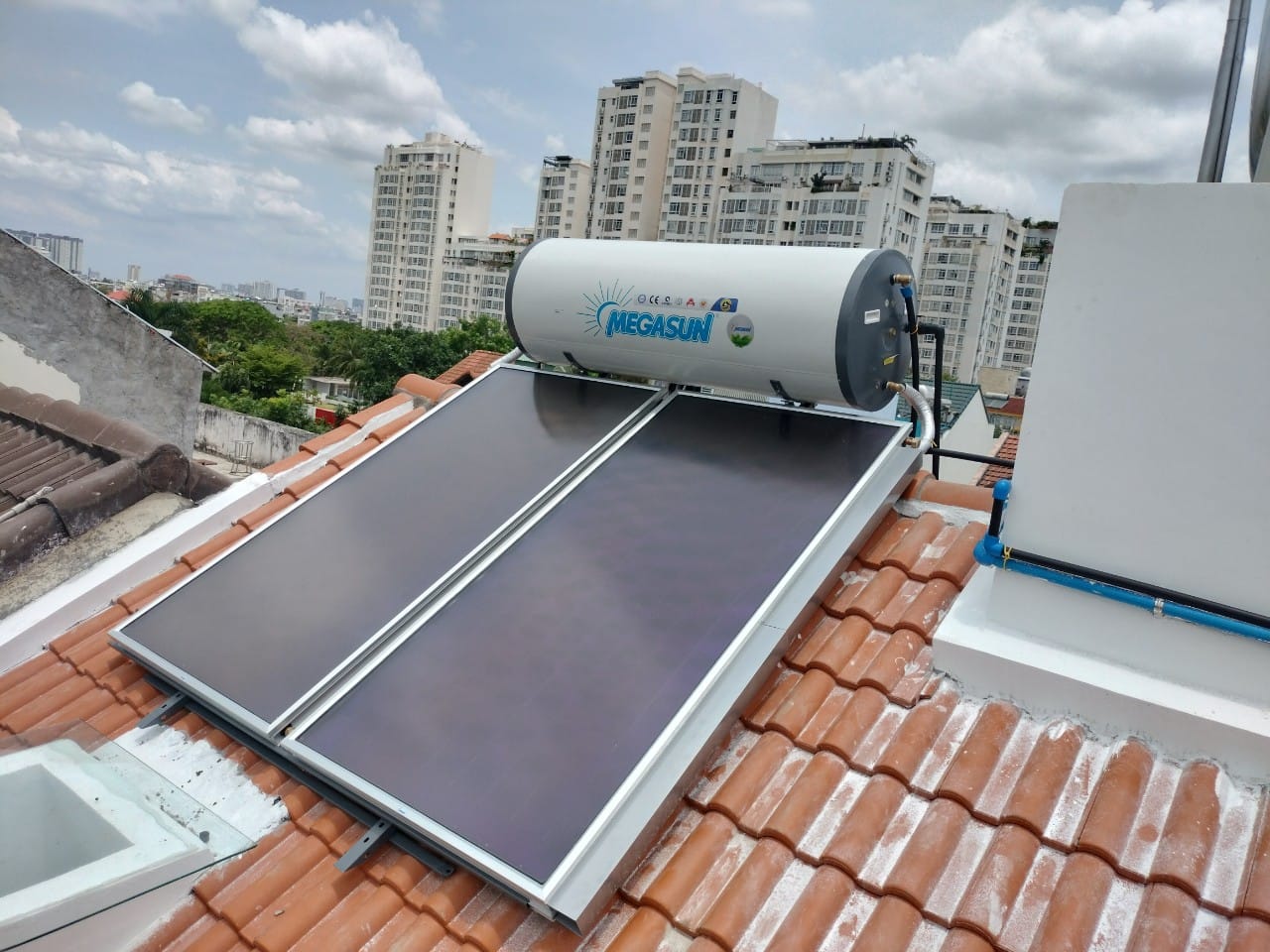 Máy nước nóng Megasun 150L Máy nước nóng Megasun 150L