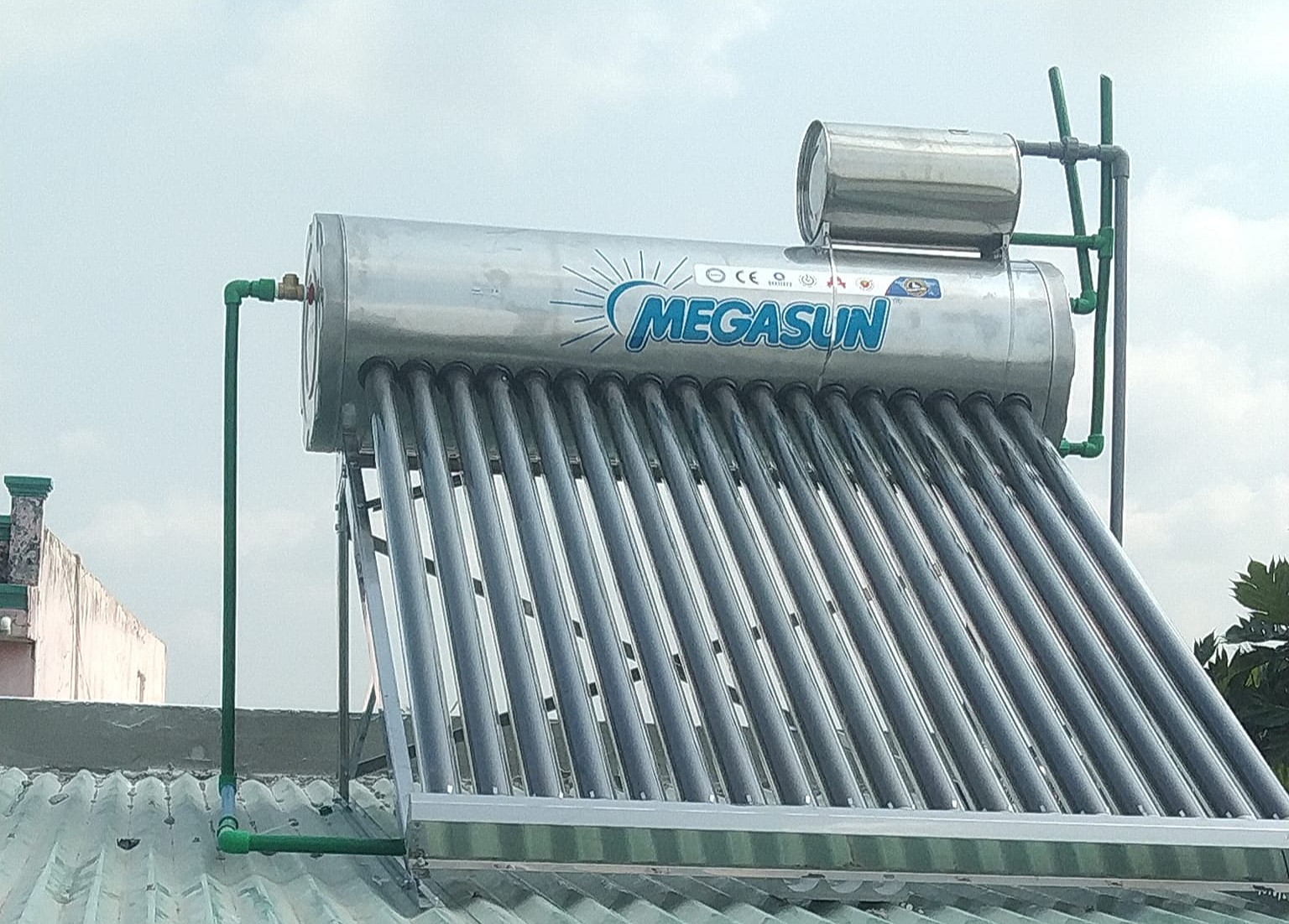 lắp đặt máy nước nóng năng lượng mặt trời lắp đặt máy nước nóng năng lượng mặt trời