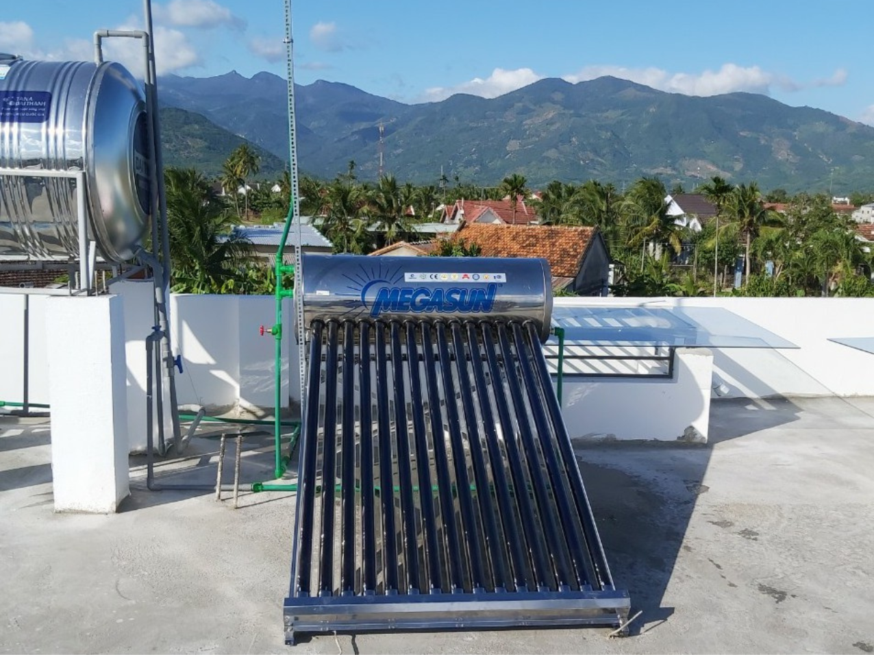 máy nước nóng năng lượng megasun máy nước nóng năng lượng megasun
