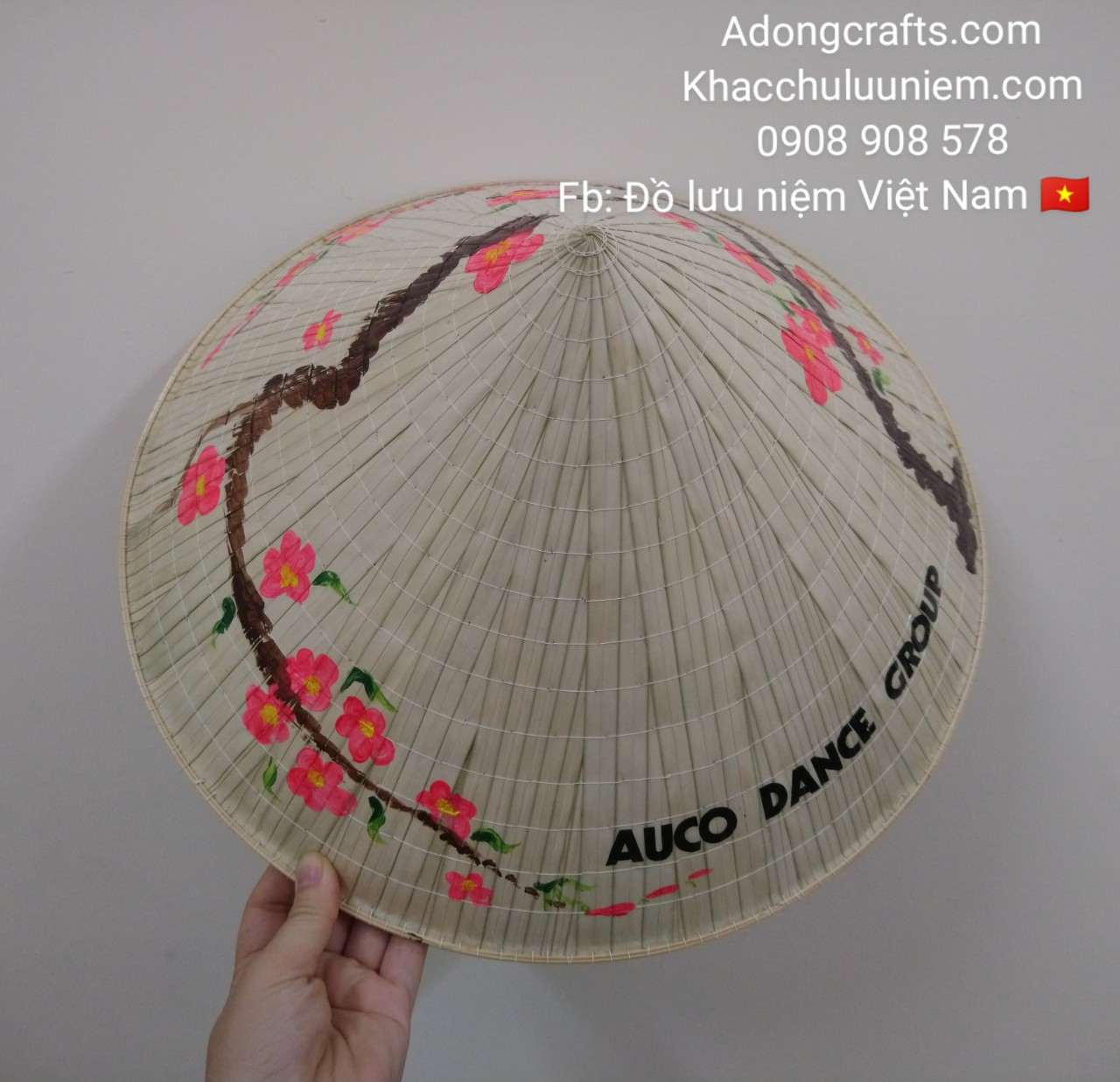 non la ve hoa mai hoa dao theo yeu cau