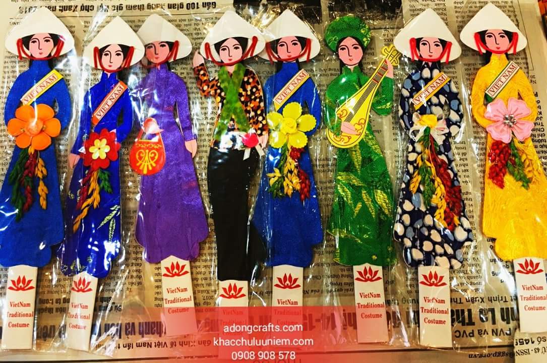 Bookmark vải gấm cô gái Việt Nam trong các trang phục truyền thống Việt nam