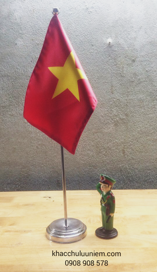 Co de ban voi hinh chu bo doi