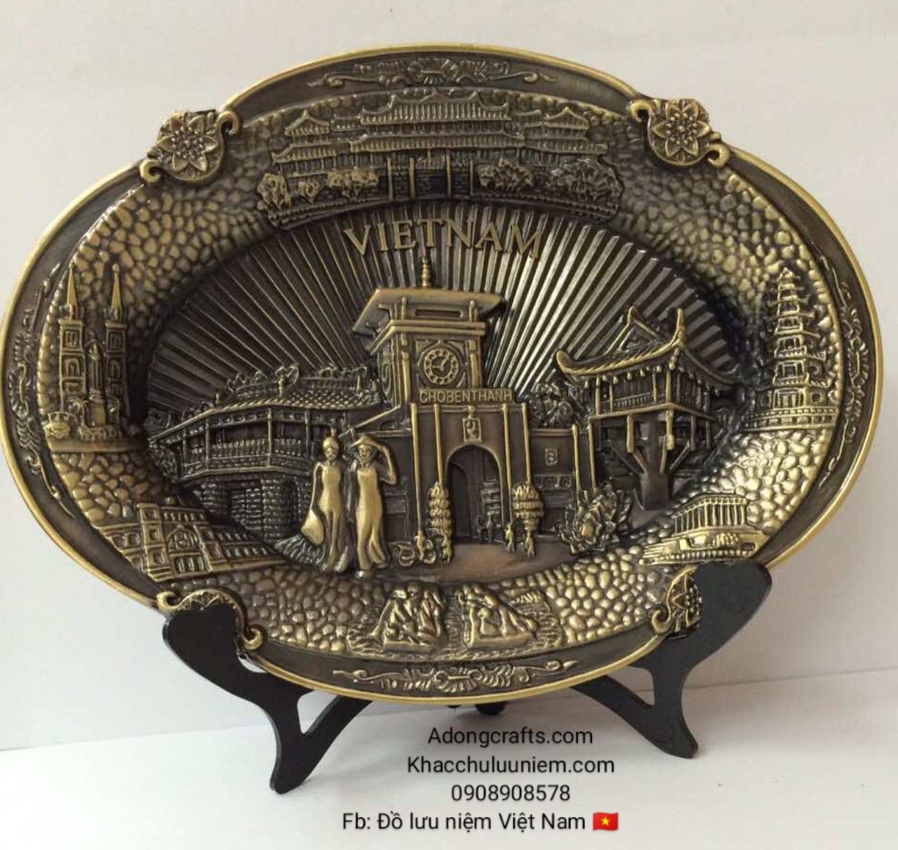 Đĩa làm bằng chất liệu hợp kim đúc nổi mô phỏng các địa danh