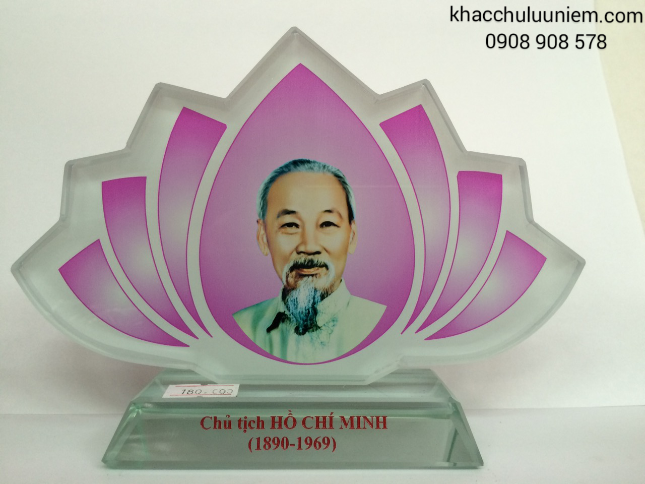 phu dieu pha le chan dung hinh bac ho