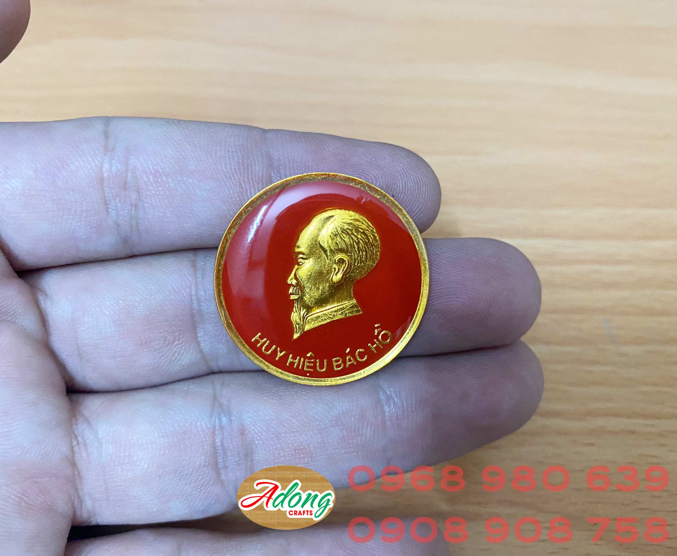 huy hiệu cài áo bác hồ