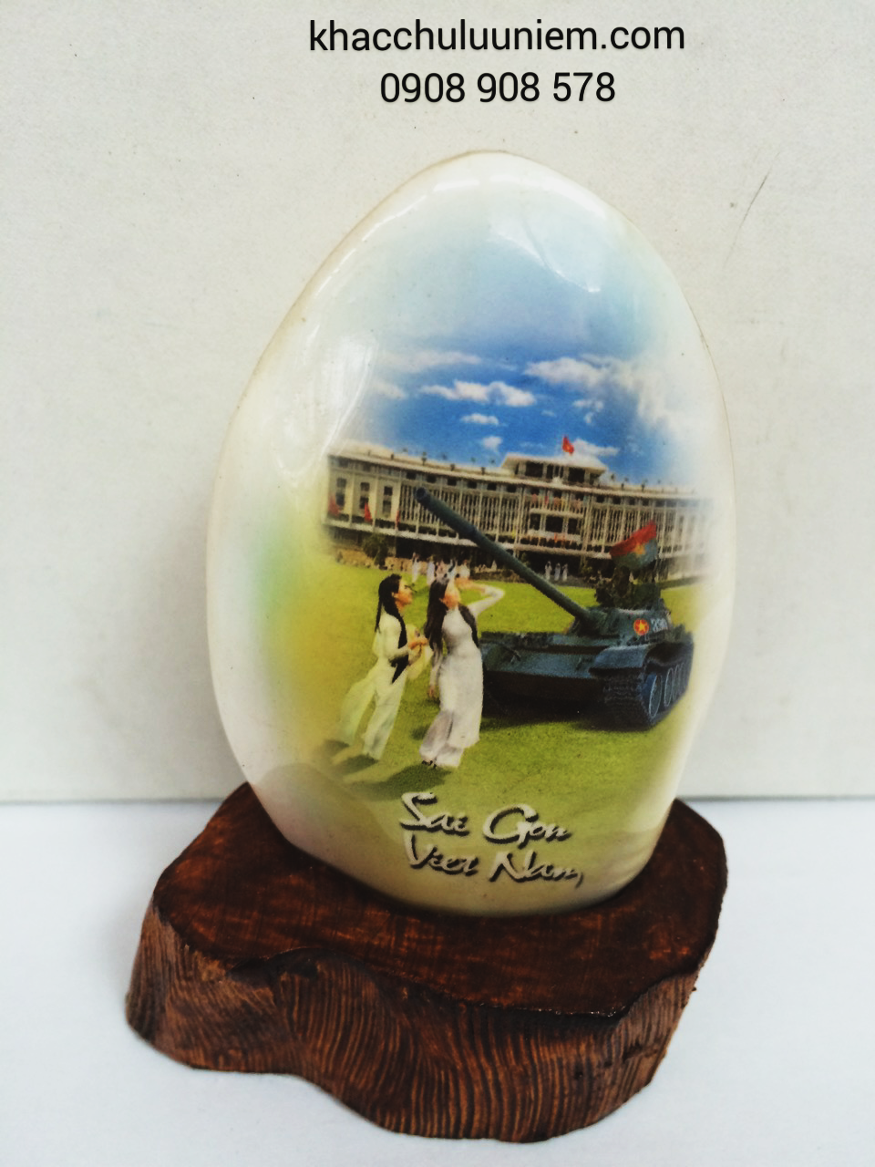 tranh in hinh tren con trai