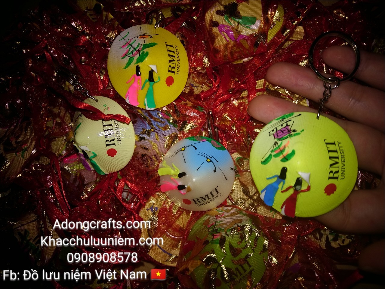 Moc khoa non la in logo dai hoc rmit