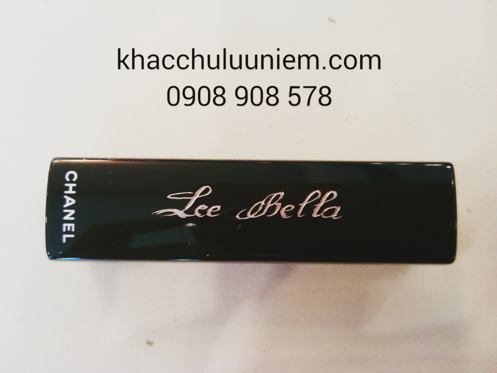 khac chu len cay son