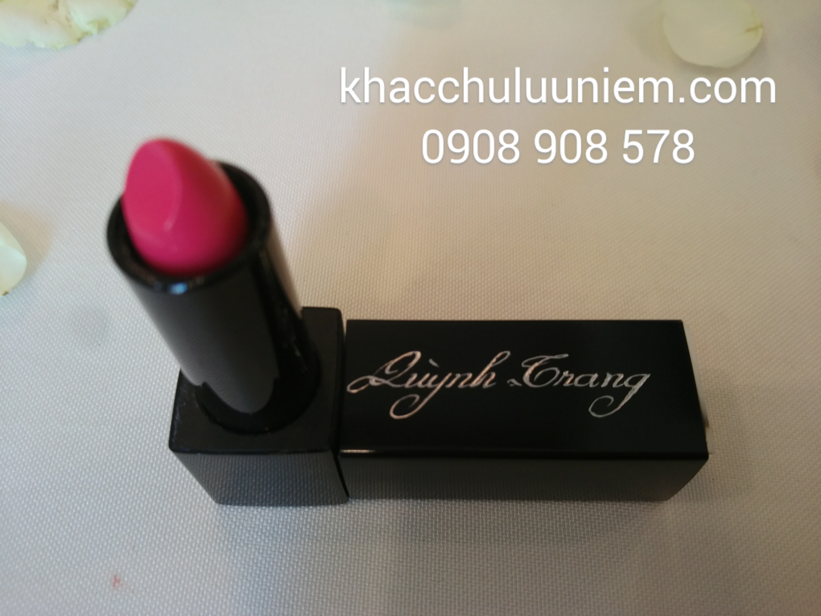 khac ten riêng len nap son