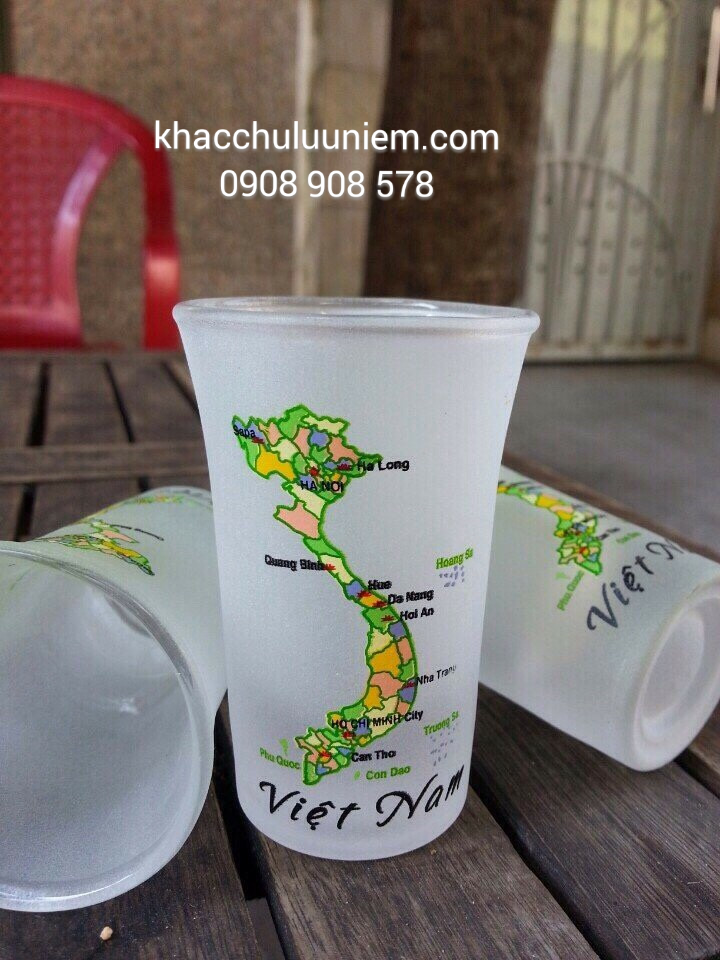 ly thuy tinh in hinh ban do viet nam theo yeu cau