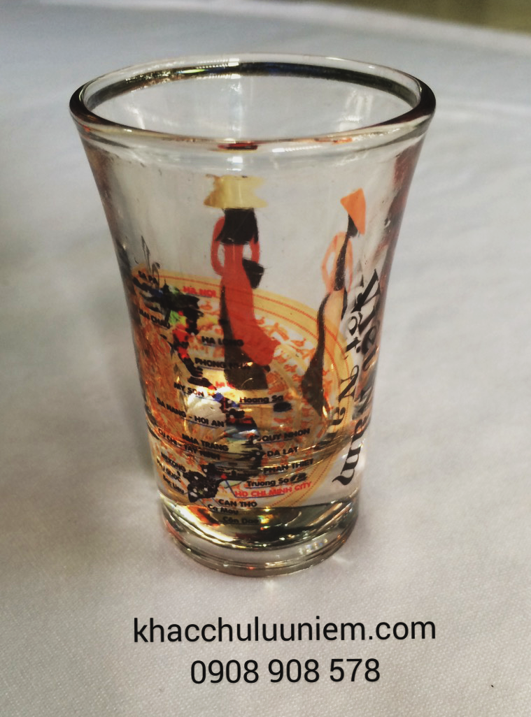 ly thuy tinh in hinh miss viet co gai viet