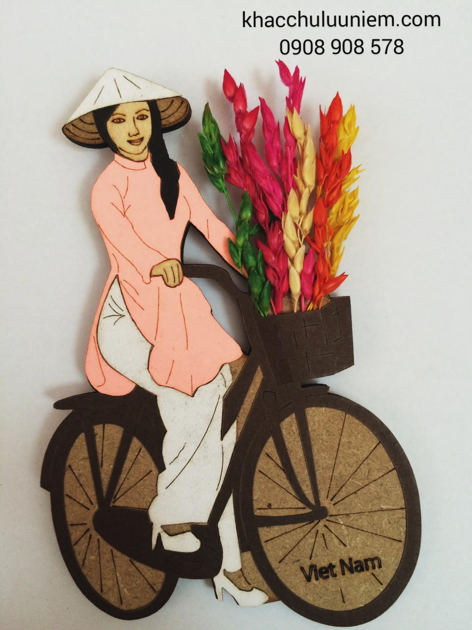 magnet co gai viet nam xe dap