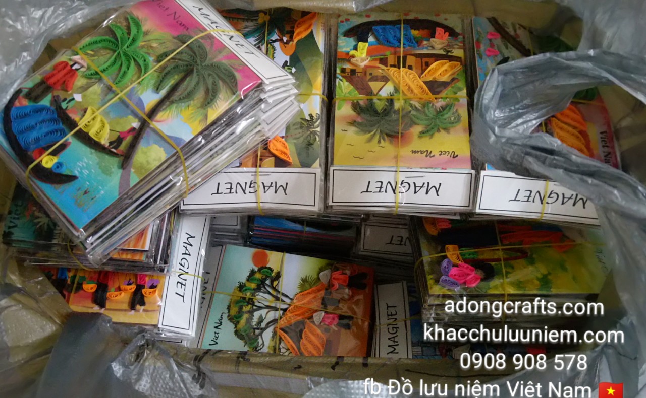 tranh giấy cuốn đẹp và bất mắt