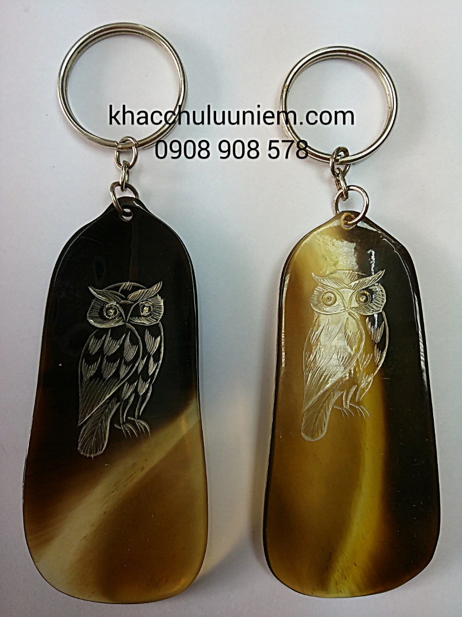 Móc khóa đón gót giày - khắc chữ