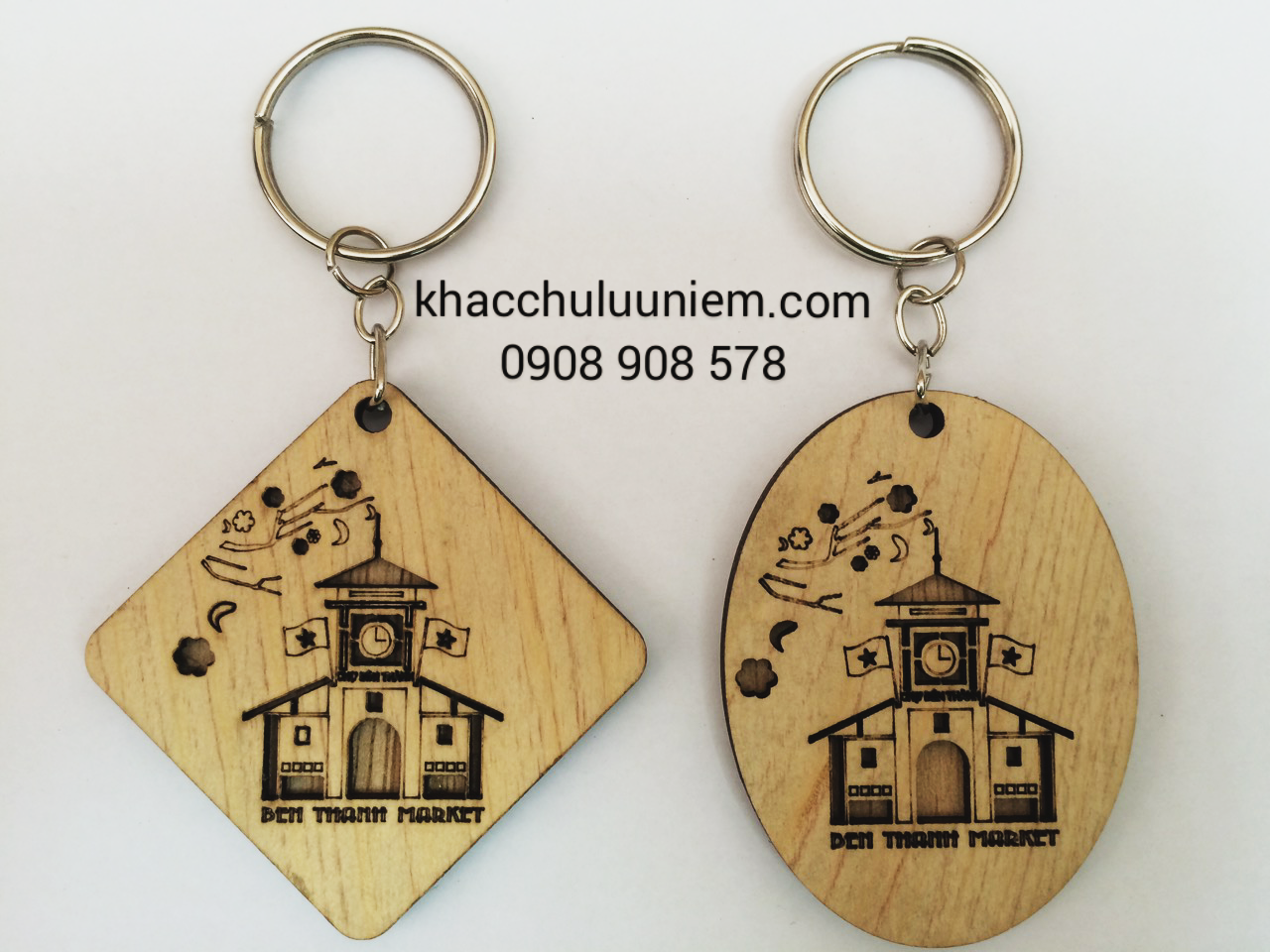 moc khoa go hinh cho ben thanh