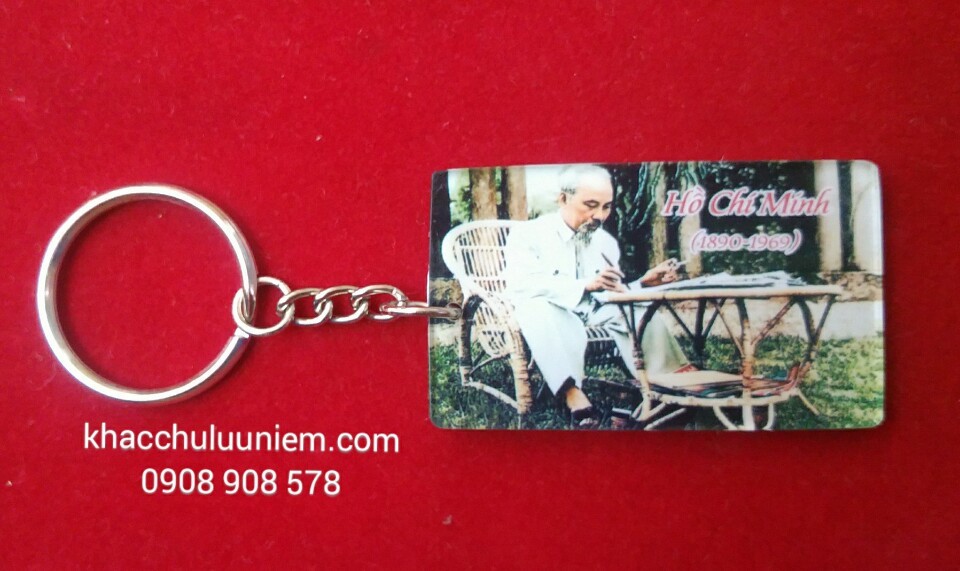 moc khoa hinh bac ho ngoi ghe may lam viec