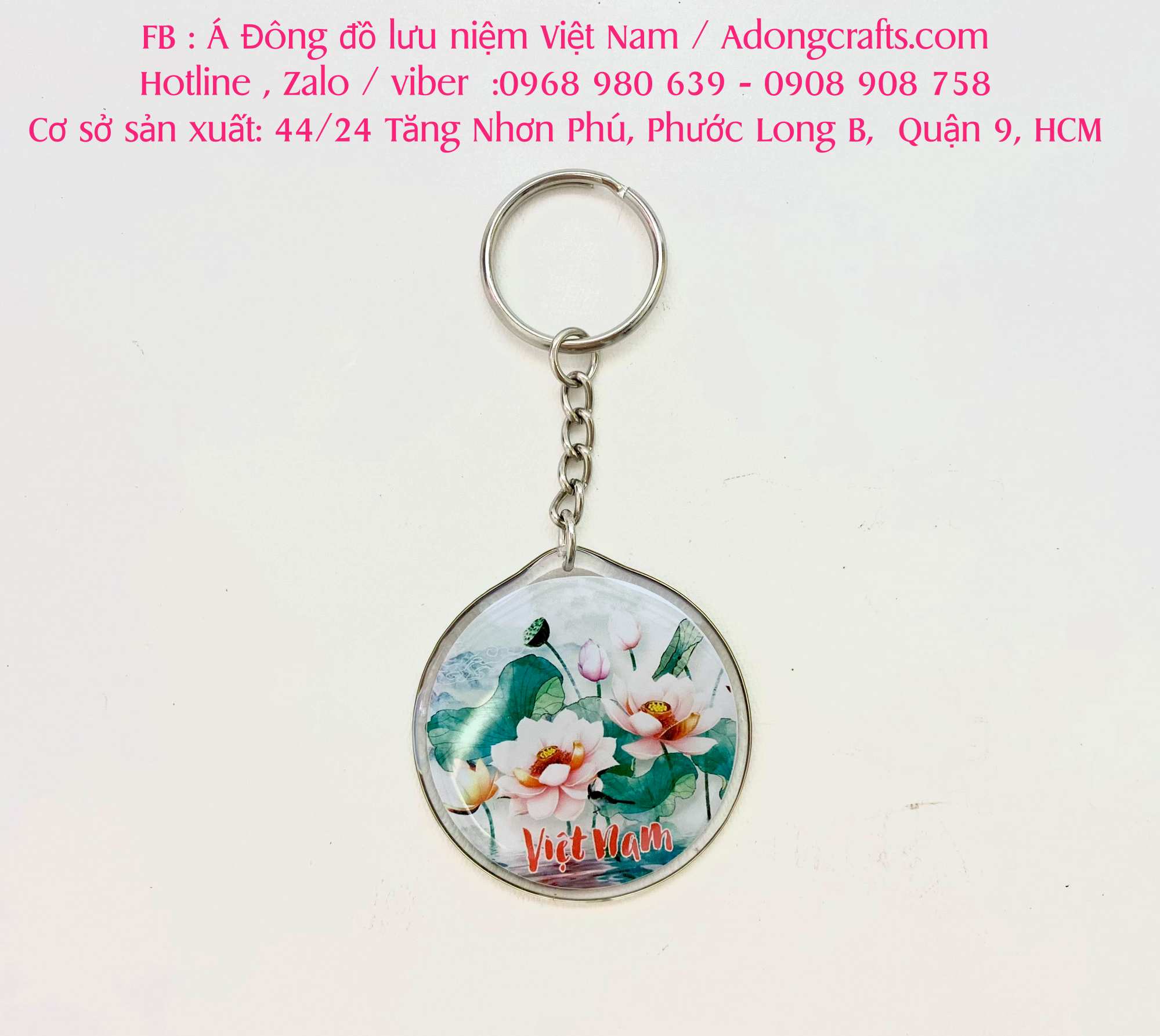 moc khoa nhua co gai qua tang