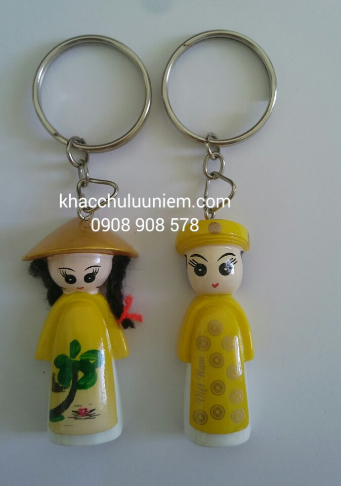 qua tang cuoi moc khoa dau re ban be nuoc ngoai