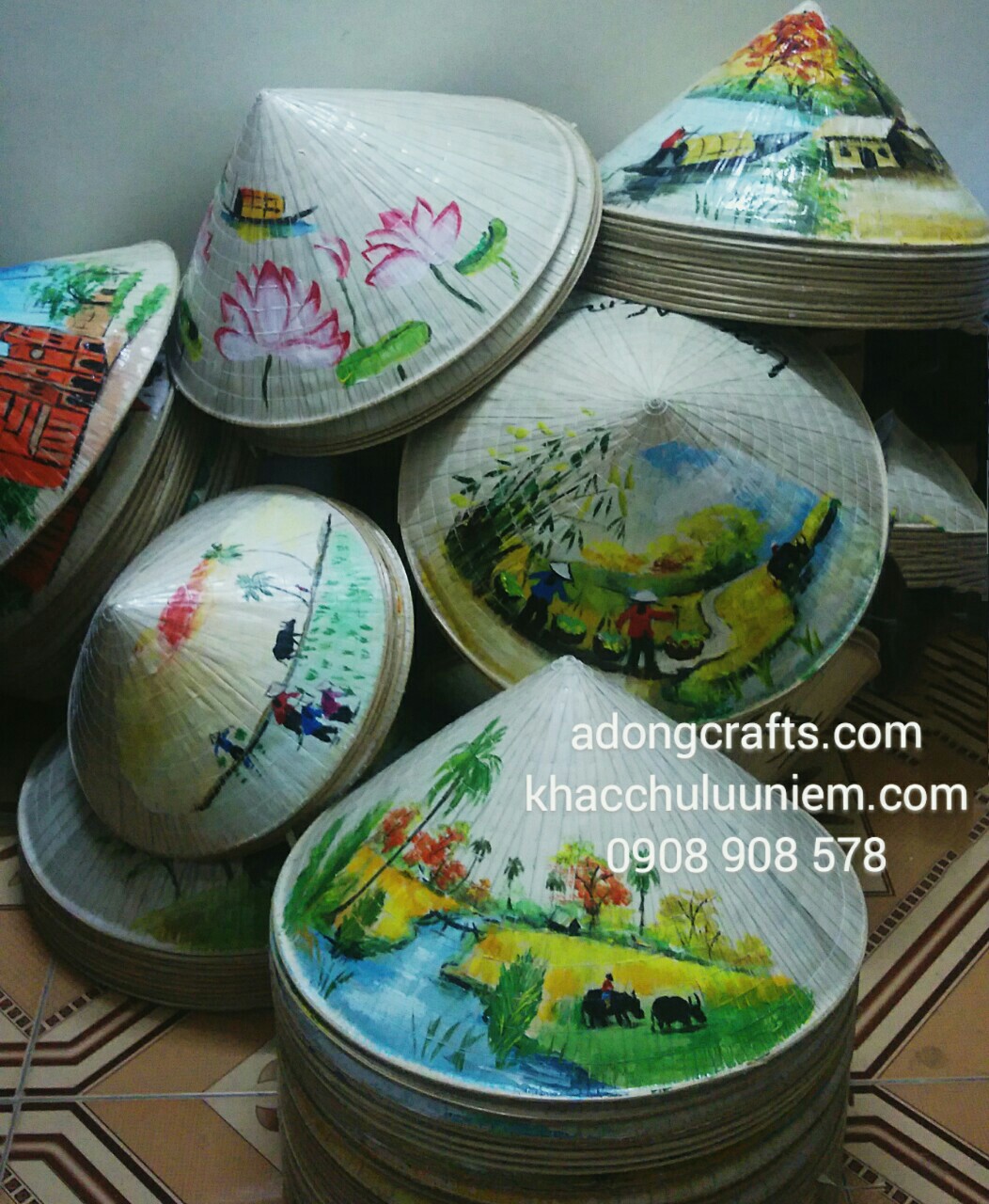 non la ve lưu niệm quà tặng du khach doi tac den viet nam