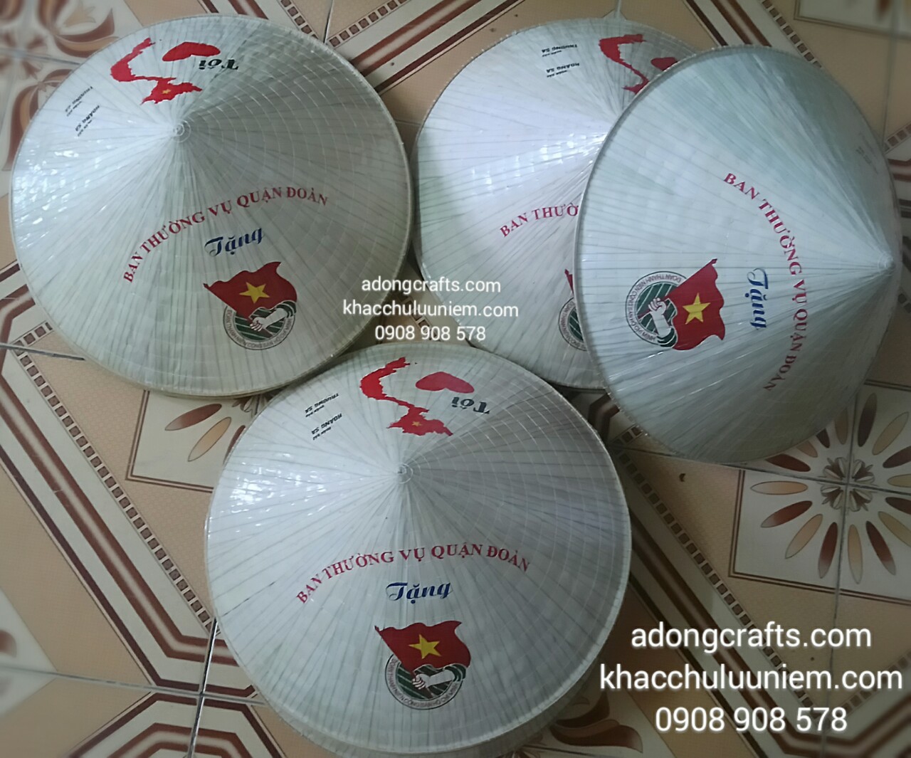 Non lá in lgo huy hieu theo yeu cau so luong it