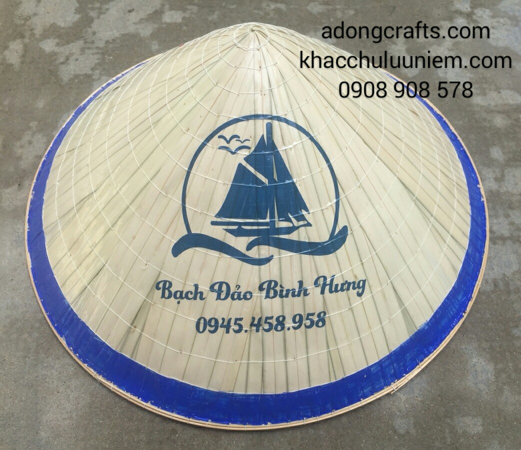 nón lá in logo cong ty theo cầu