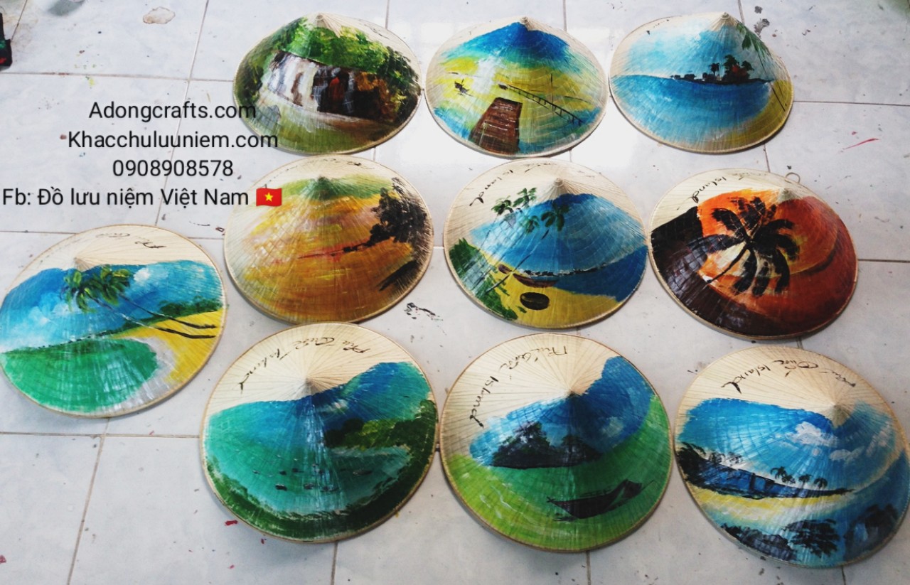 Nón lá vẽ cảnh Phú Quốc. Đơn hàng nón lá vẽ hình Phú Quốc, in logo riêng cho các resort Phú Quốc Islands. Nhận vẽ nón lá hình Phú Quốc : Quý khách chỉ cần cung cấp hình, các nghệ nhân và họa sỹ sẽ thiết kế và vẽ lên nón cho quý khách nhé . In logo chuẩn chính xác.