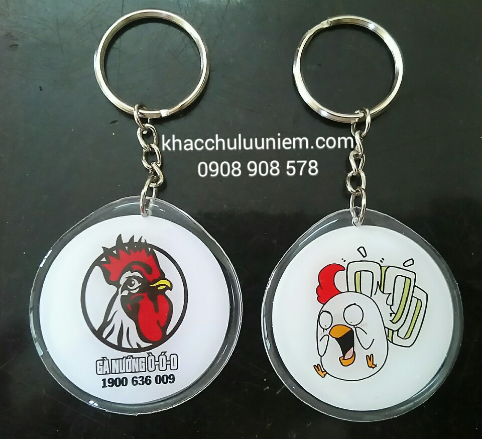 moc khoa nhua quang cao