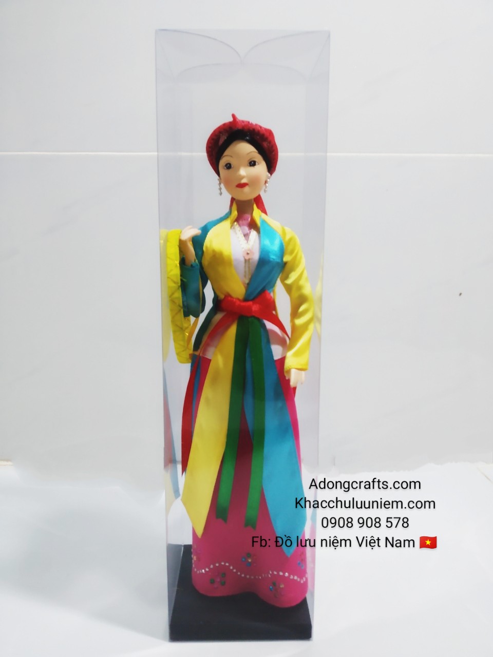 co gai viet nam mac ao tu than khan mo qua