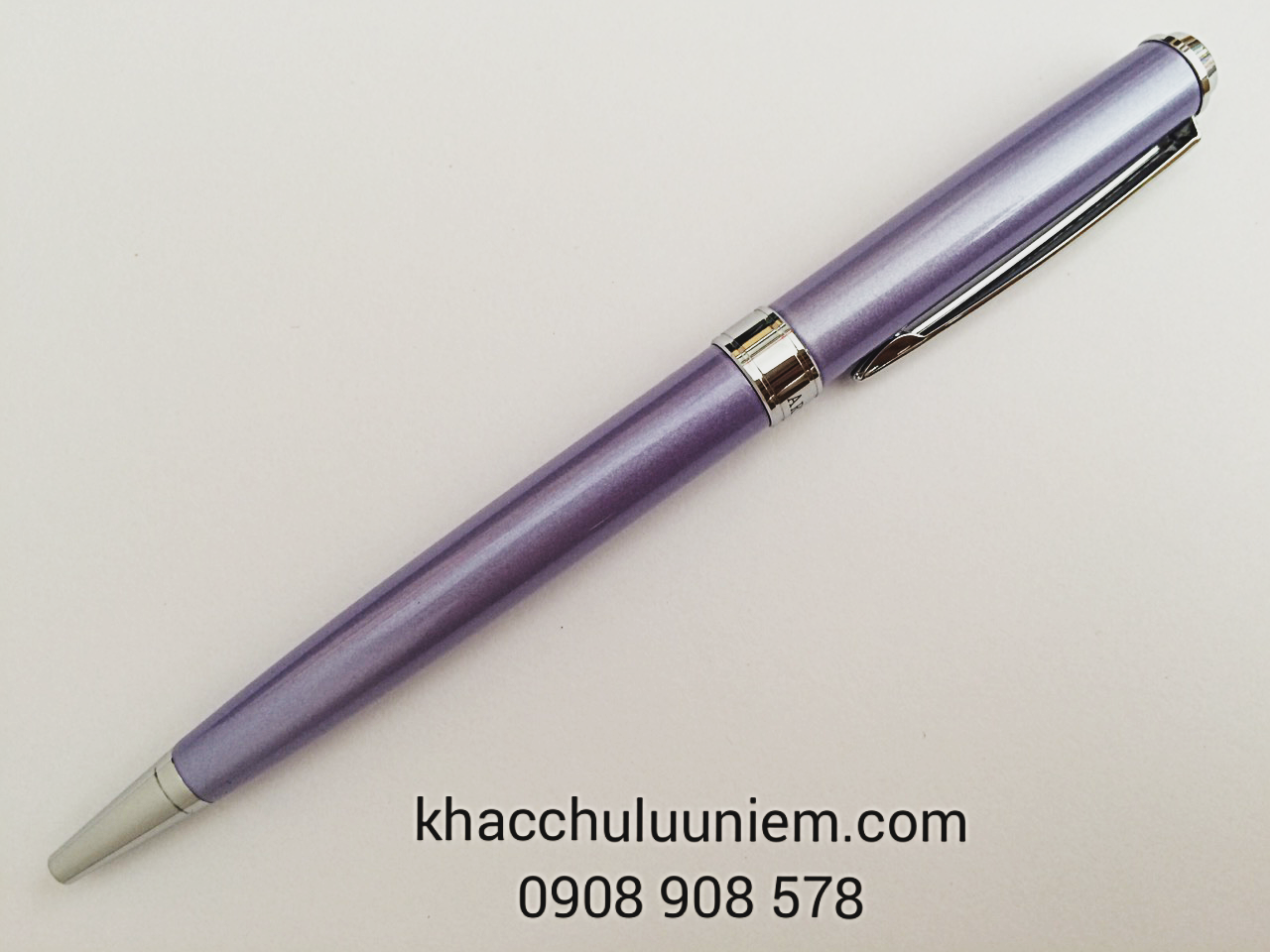 bút ký khắc tên màu tím huế