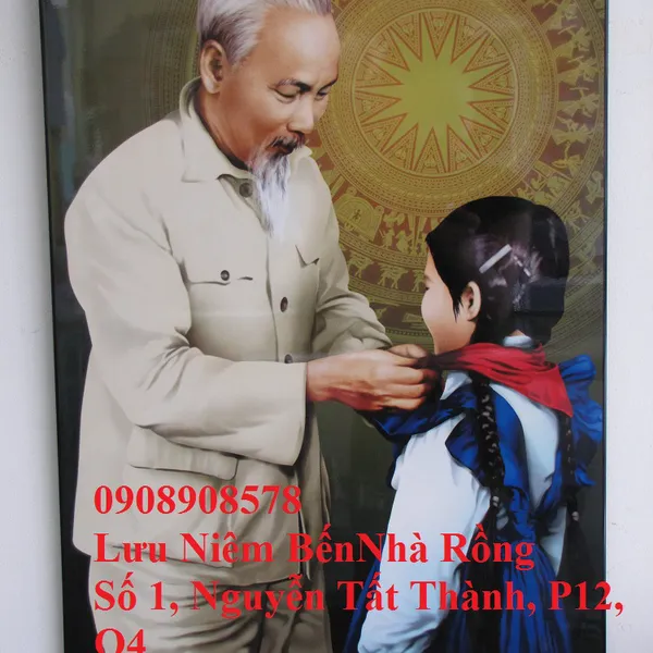 Tranh Bác Hồ quàng khăn quàng đỏ cho em bé học sinh