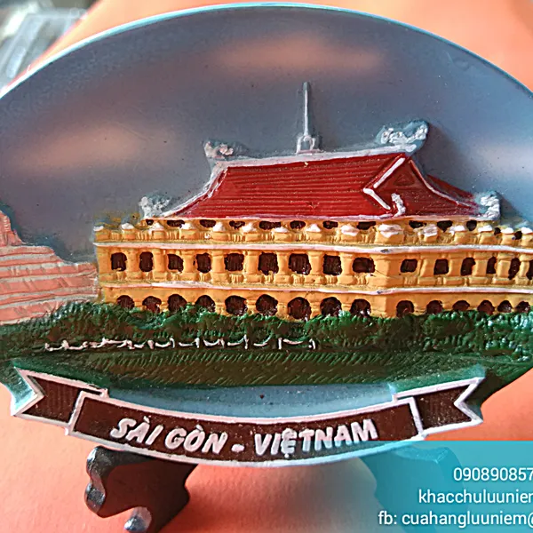 Oval  Bến Nhà Rồng