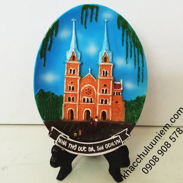 Oval Nhà Thờ Đức Bà