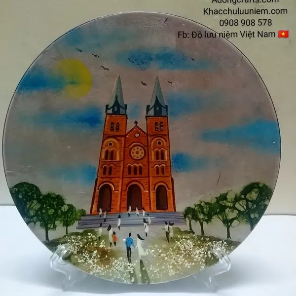Đĩa sơn mài hình ảnh Nhà thờ Đức Bà