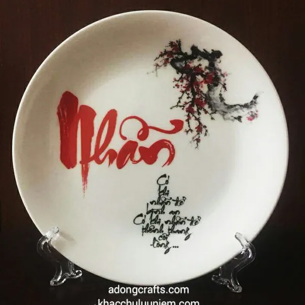 Đĩa sứ hình ảnh chữ thư pháp Việt Nam,