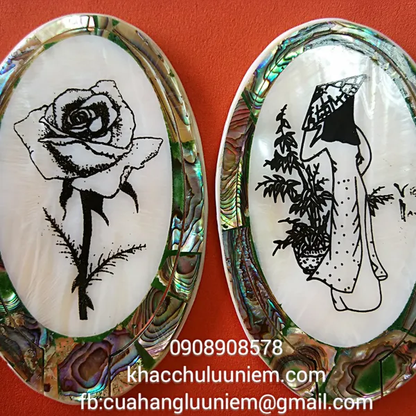 Gương làm bằng chất liệu vỏ ốc, vỏ trai