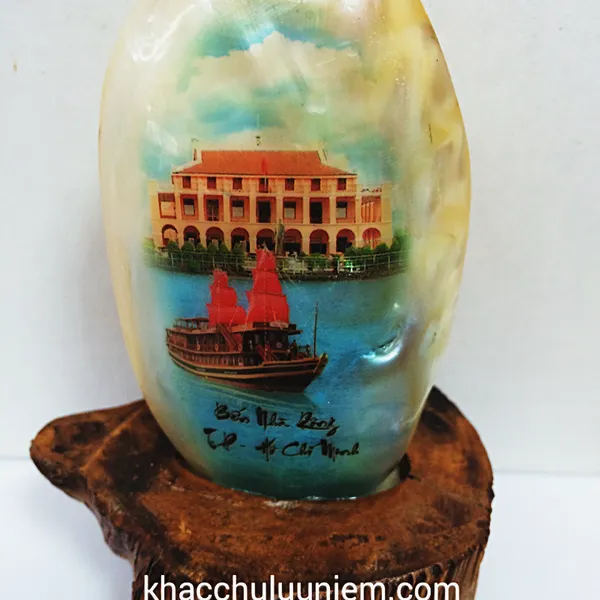 In hình trên chất liệu vỏ Ốc vỏ Trai