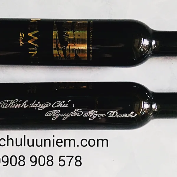 Khắc chữ tên lên chất liệu thủy tinh chai rượu quà tặng tết